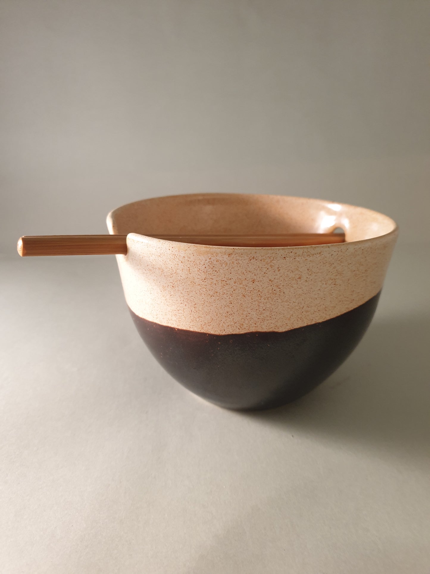 Rice bowl w/chopsticks