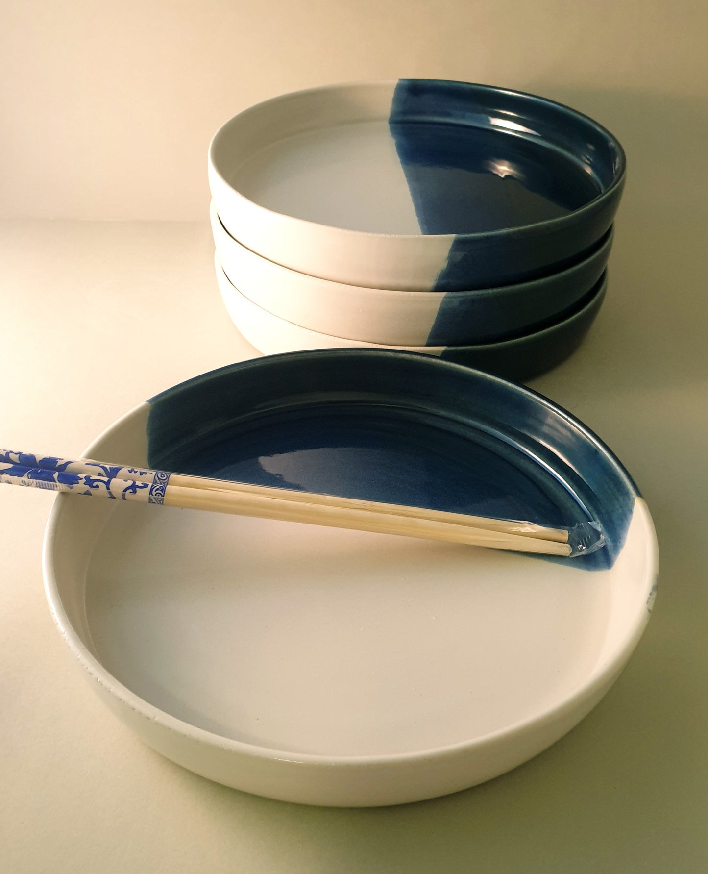 Set of 4 Pasta bowls w/chopsticks