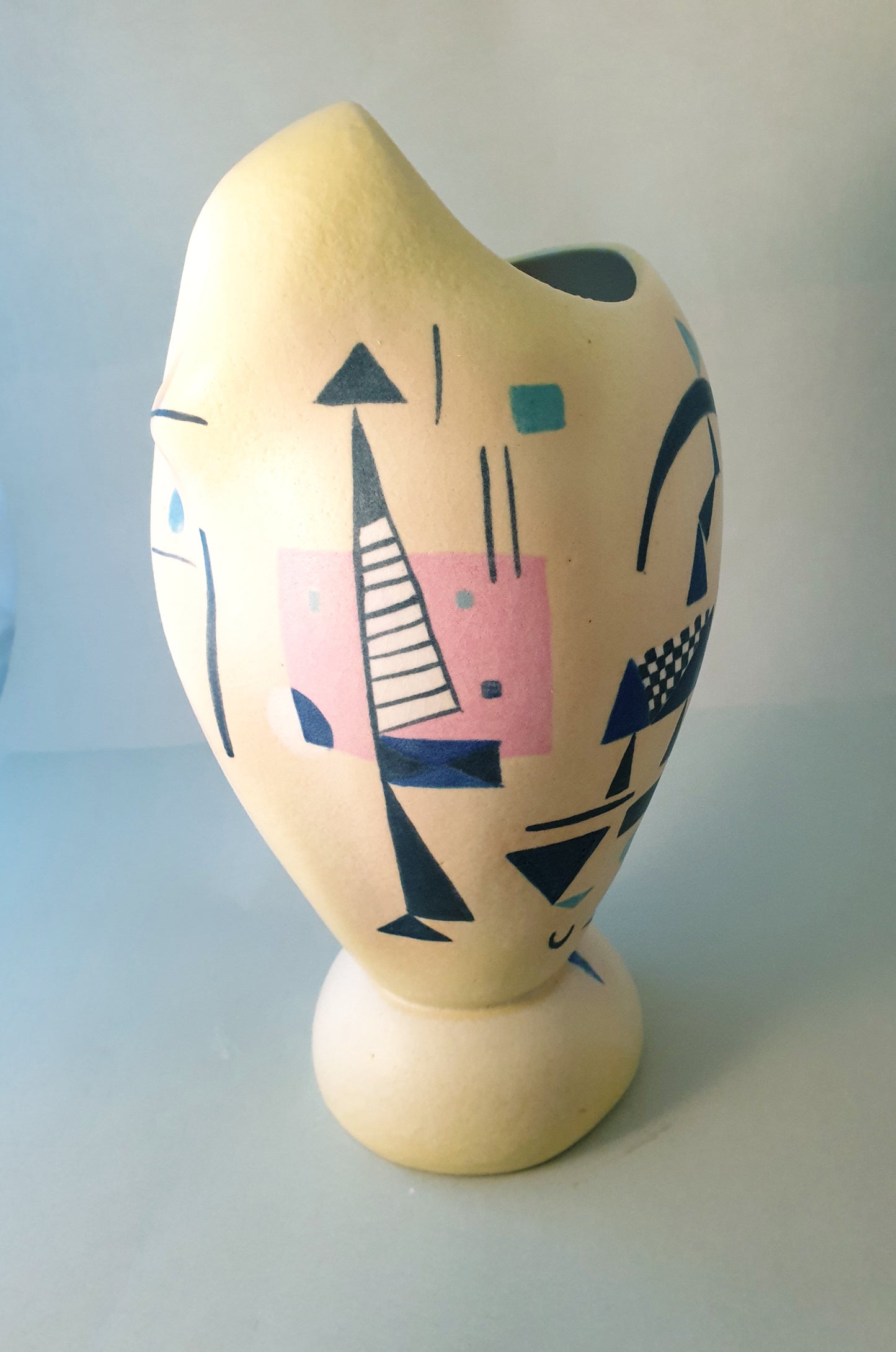 Kandinsky series "Penguin" yellow vase
