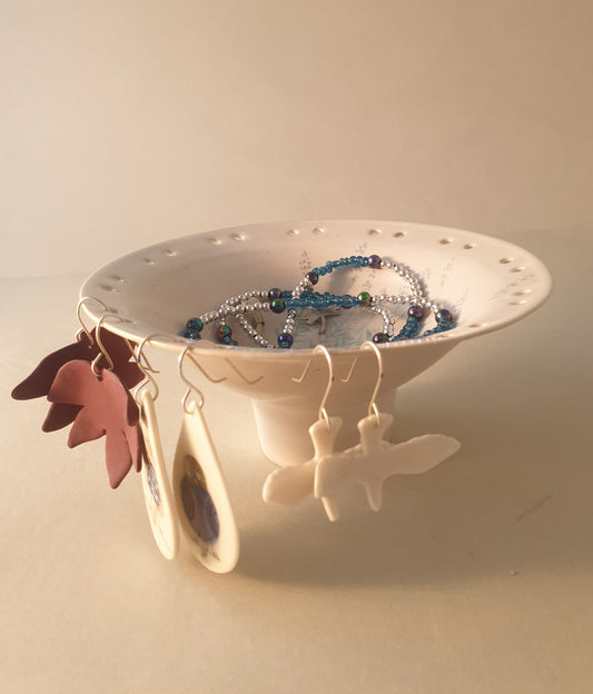 Jewellery/earrings dish, lavender.