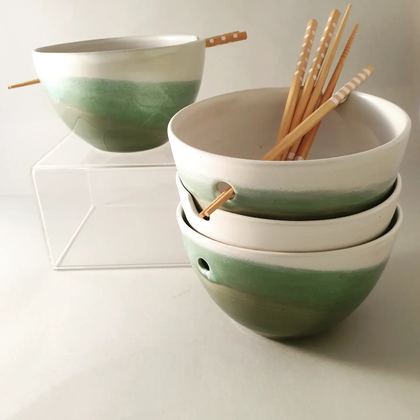Set of 4 rice bowls w/chopsticks