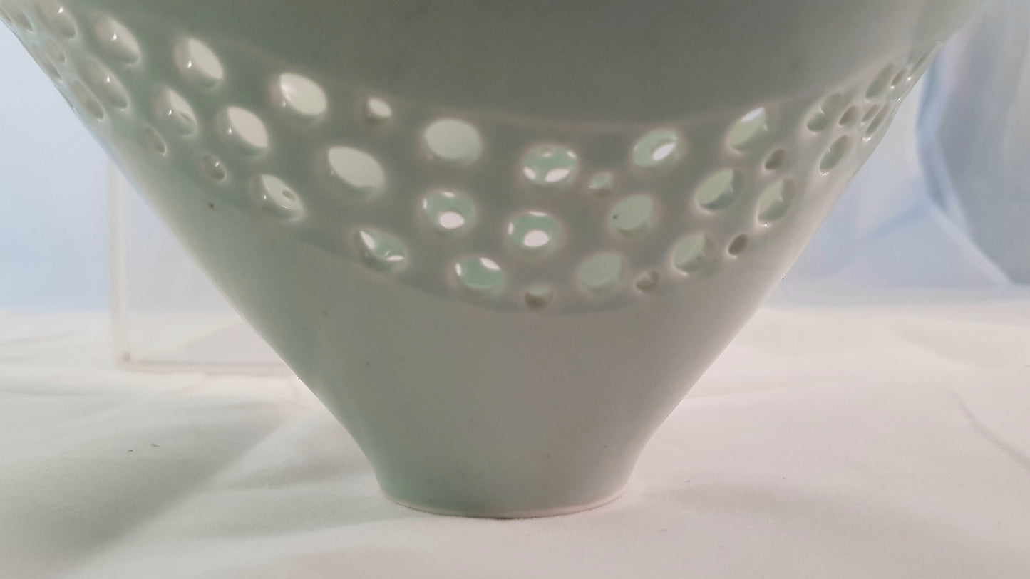 Set of 2 porcelain/celadon glazed bowls.